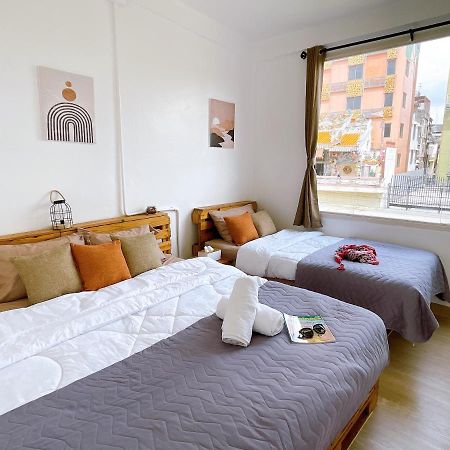Lively And Cozy Canal House ,Entire House 방콕 외부 사진